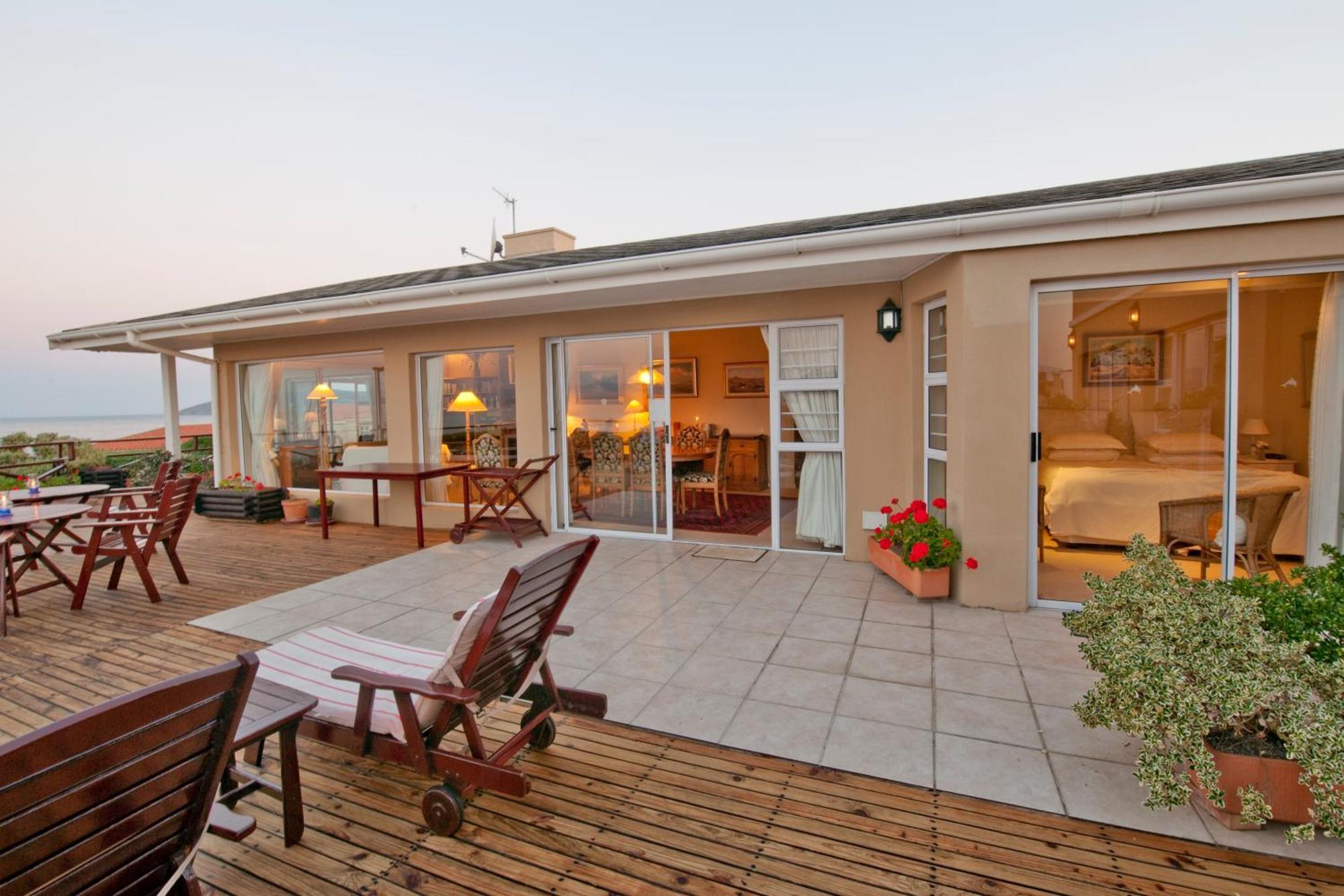 Dolphins' Playground Beachfront B&B Plettenberg Bay Esterno foto