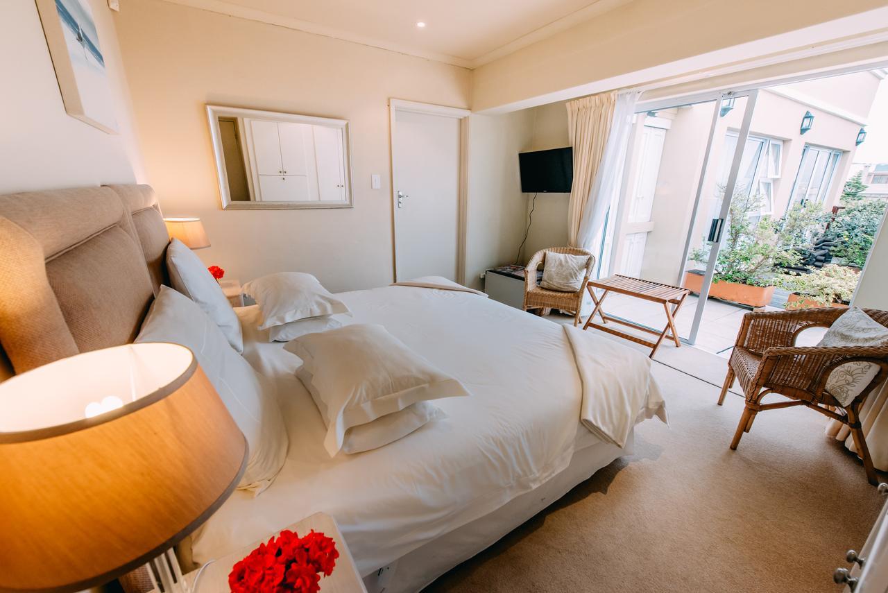 Dolphins' Playground Beachfront B&B Plettenberg Bay Esterno foto