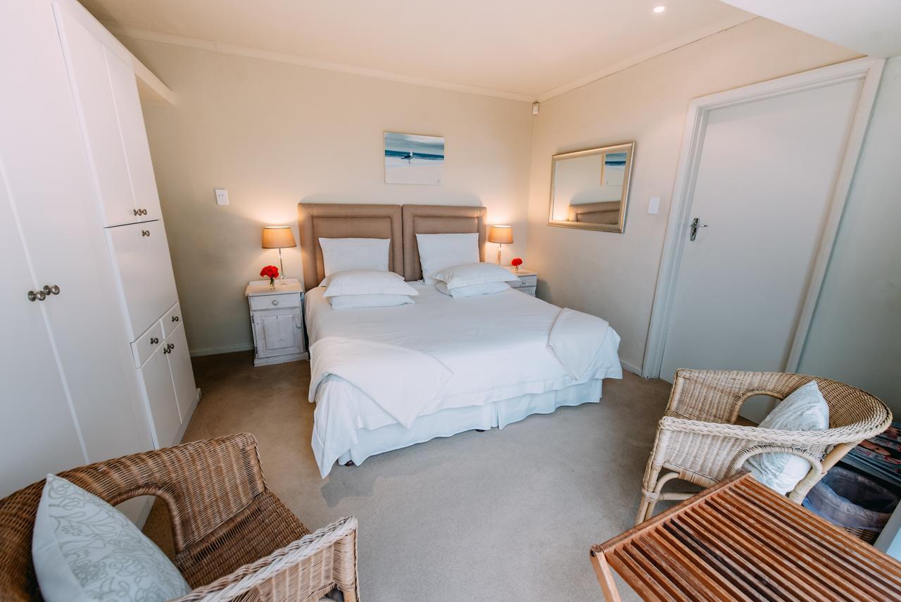 Dolphins' Playground Beachfront B&B Plettenberg Bay Esterno foto